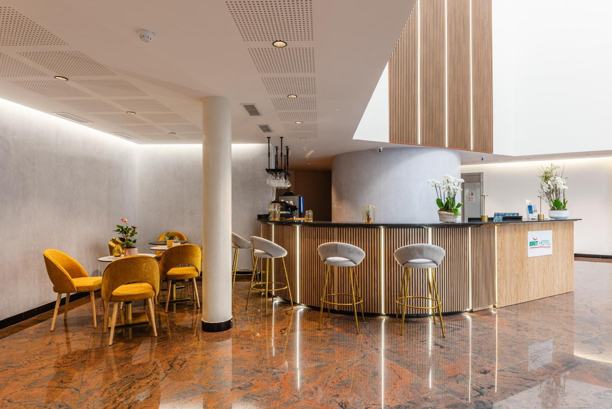 Brit Hotel Privilege Paris Rosny-Sous-Bois Exteriör bild